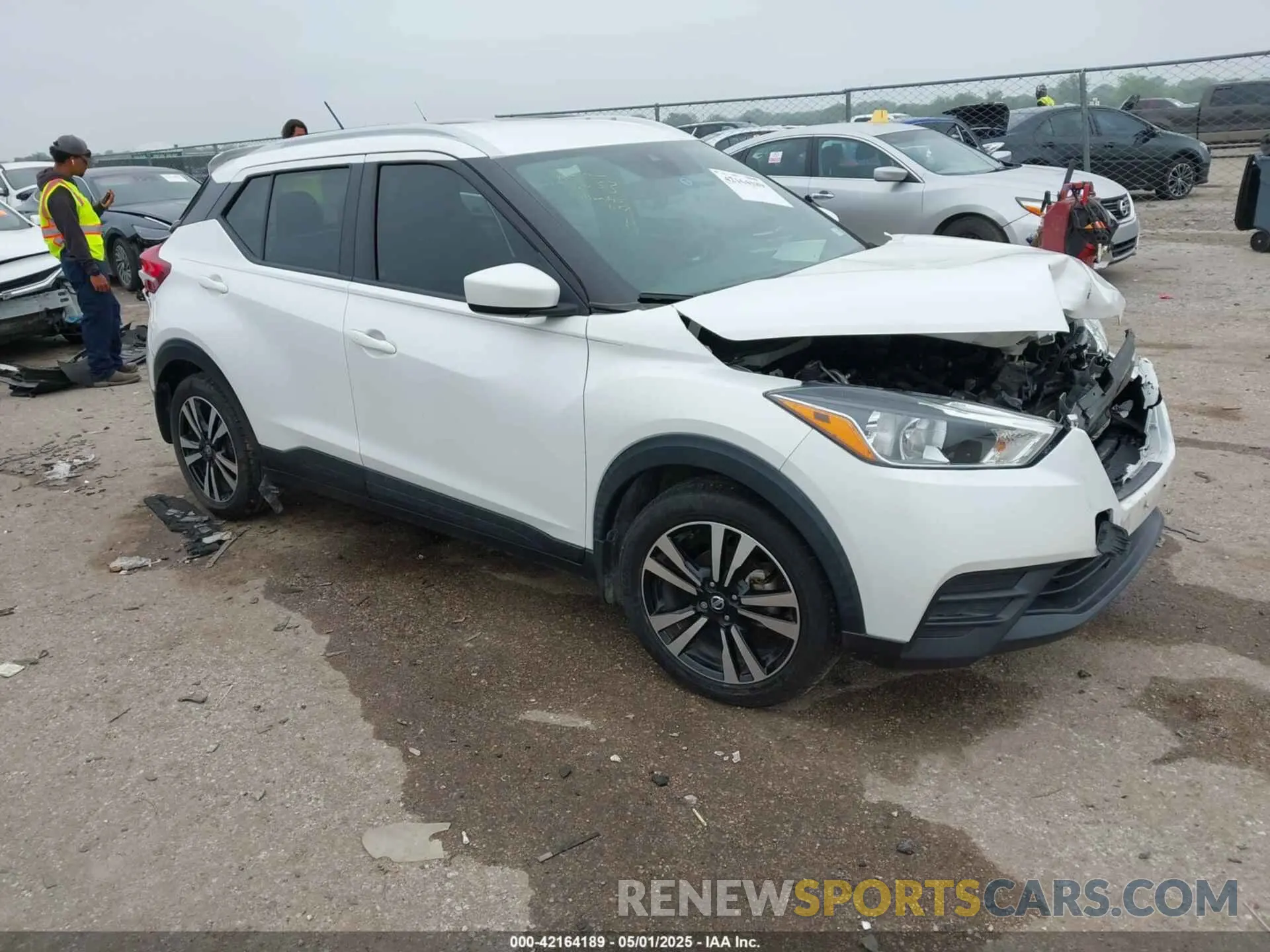 1 Photograph of a damaged car 3N1CP5CV9LL500956 NISSAN KICKS 2020