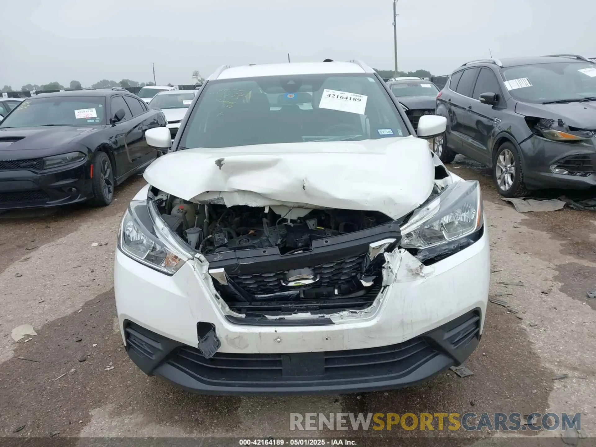 12 Photograph of a damaged car 3N1CP5CV9LL500956 NISSAN KICKS 2020