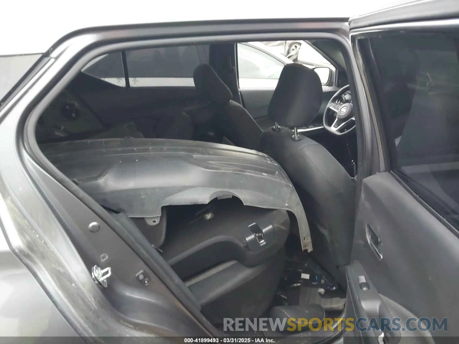 8 Photograph of a damaged car 3N1CP5CV9LL519118 NISSAN KICKS 2020