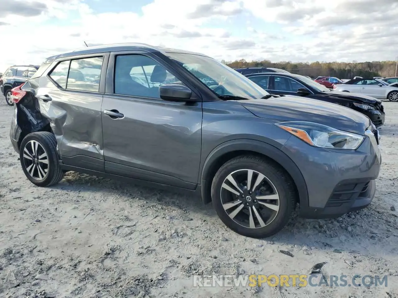 4 Photograph of a damaged car 3N1CP5CV9LL535206 NISSAN KICKS 2020