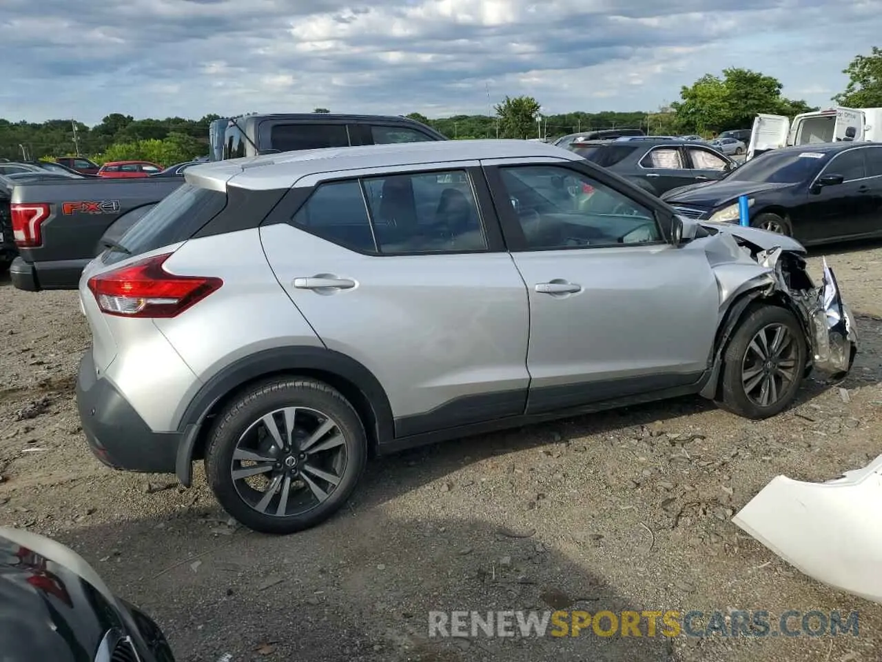 3 Photograph of a damaged car 3N1CP5CV9LL538168 NISSAN KICKS 2020