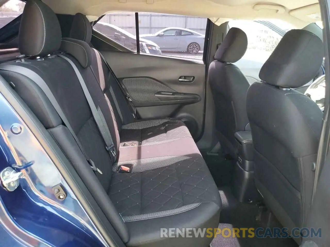 11 Photograph of a damaged car 3N1CP5CV9LL542575 NISSAN KICKS 2020
