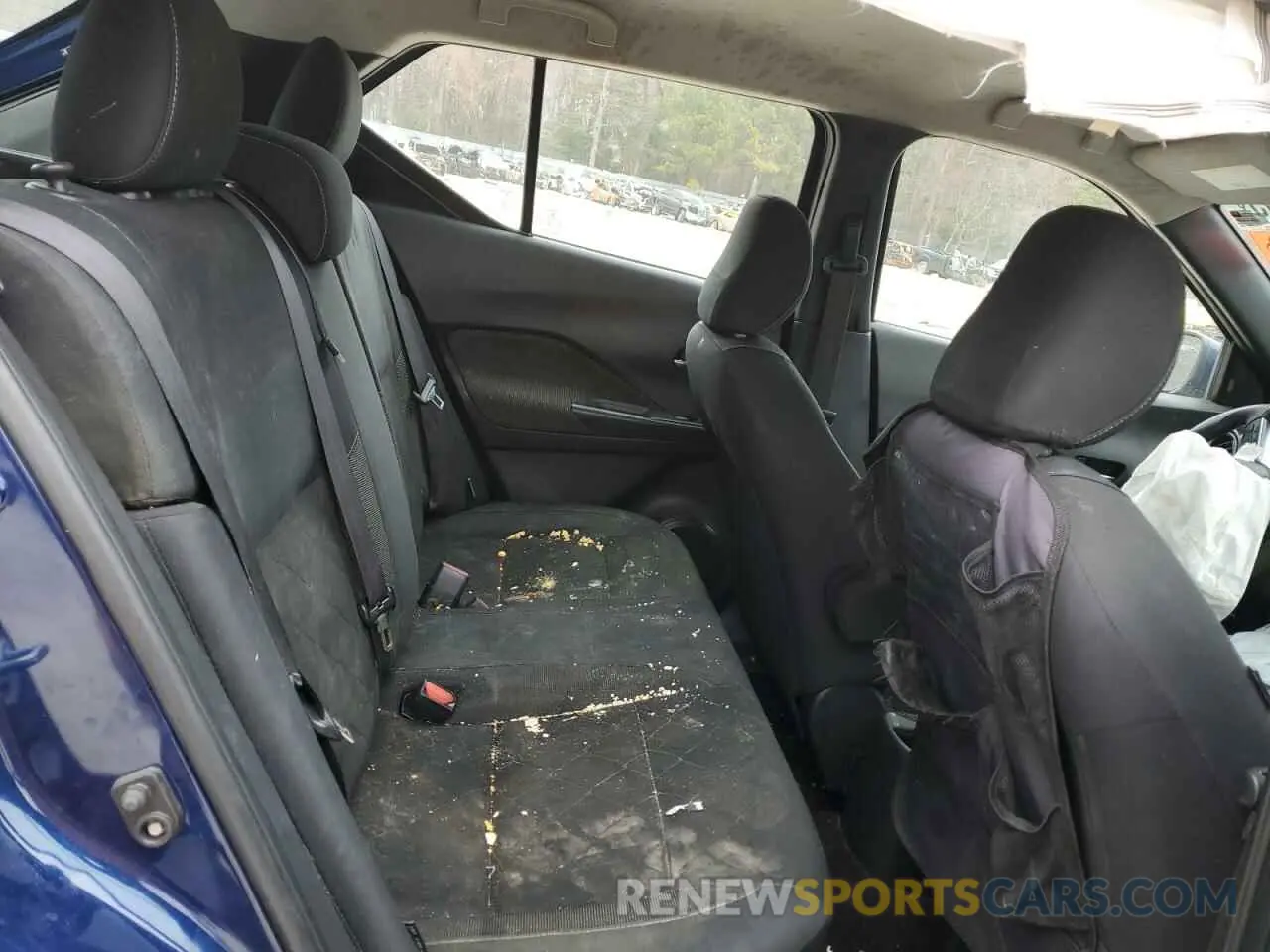 10 Photograph of a damaged car 3N1CP5CVXLL501226 NISSAN KICKS 2020
