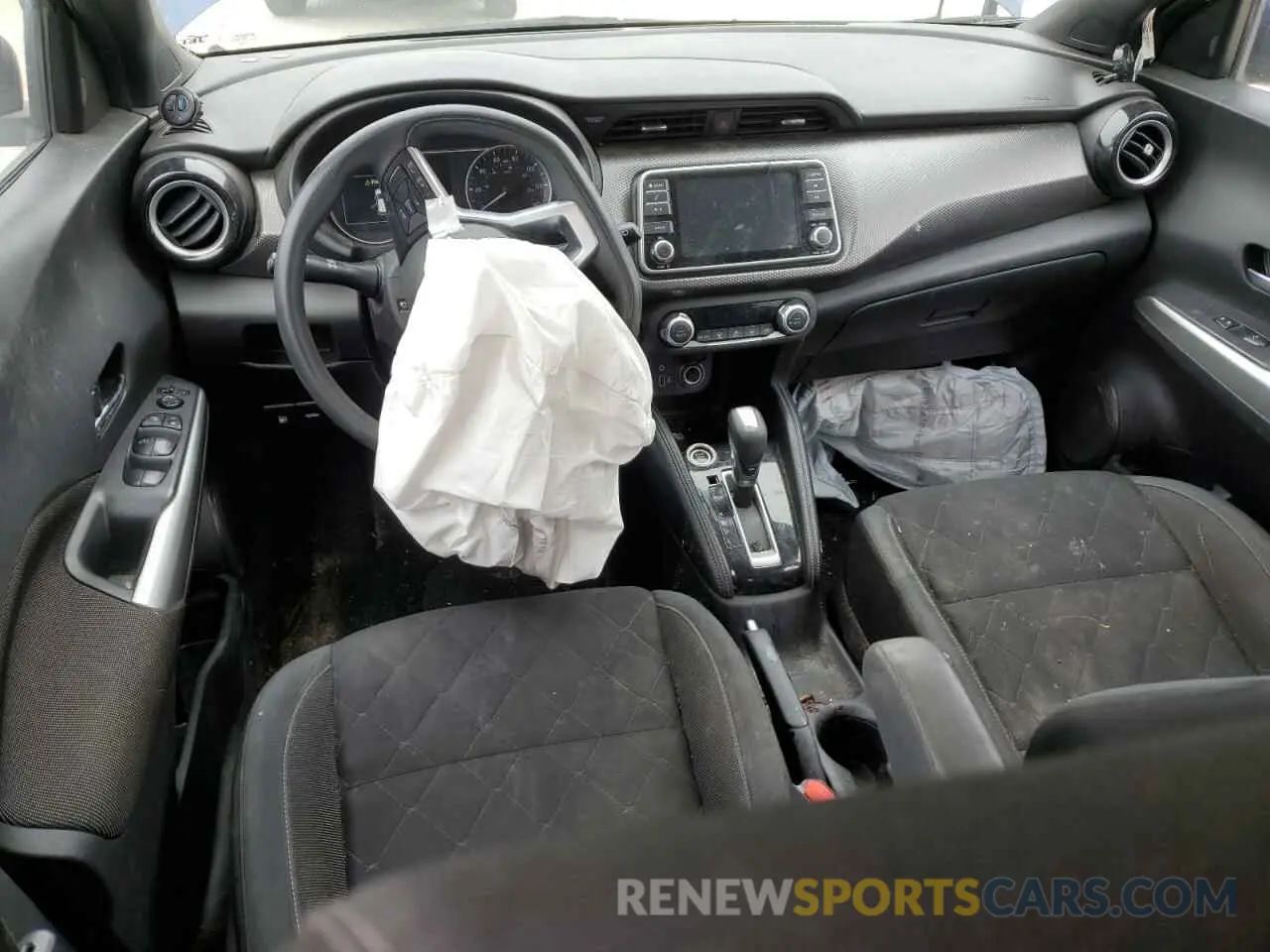 8 Photograph of a damaged car 3N1CP5CVXLL501226 NISSAN KICKS 2020