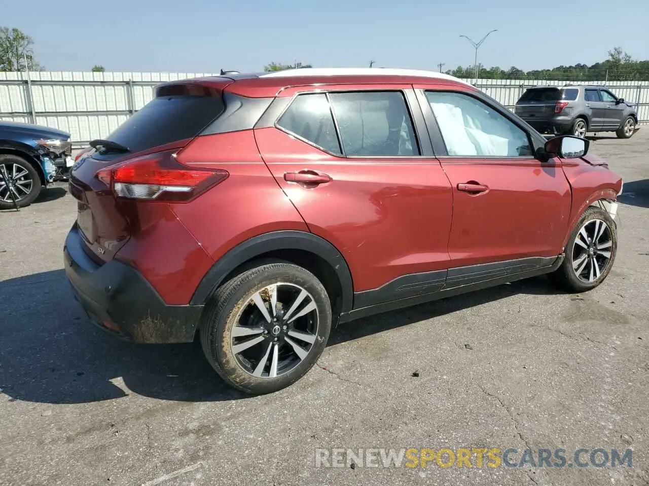 3 Photograph of a damaged car 3N1CP5CVXLL521962 NISSAN KICKS 2020