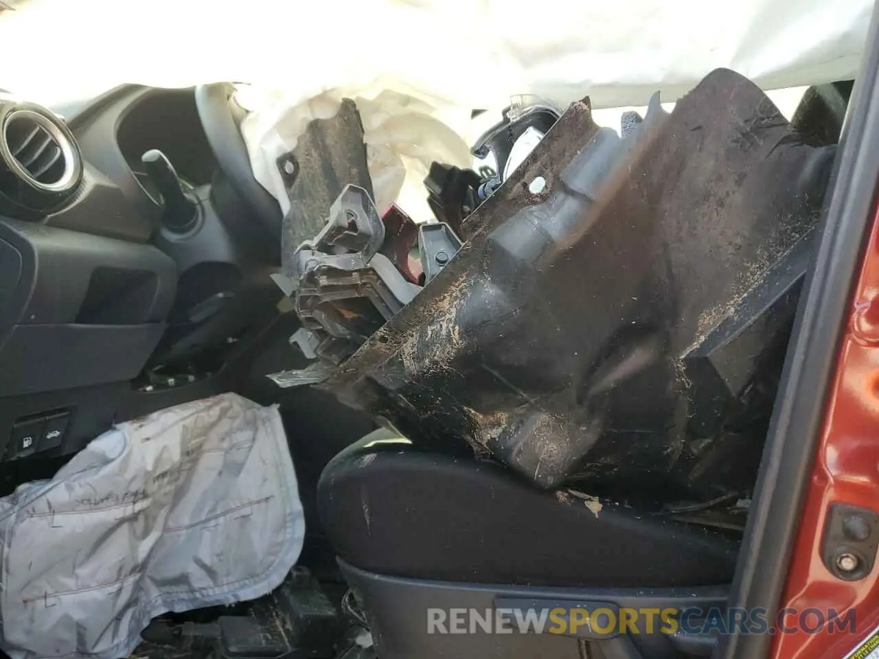 7 Photograph of a damaged car 3N1CP5CVXLL521962 NISSAN KICKS 2020