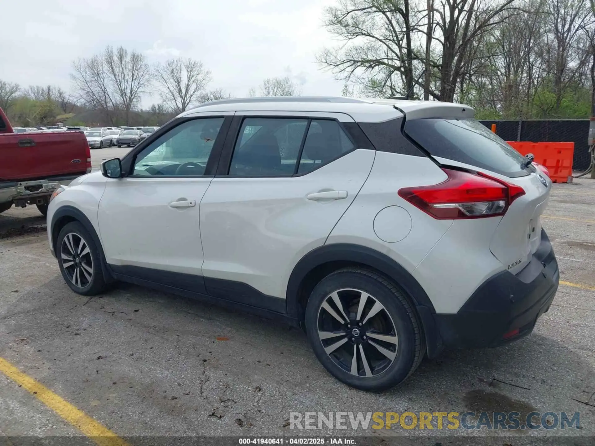 15 Photograph of a damaged car 3N1CP5CVXLL545498 NISSAN KICKS 2020