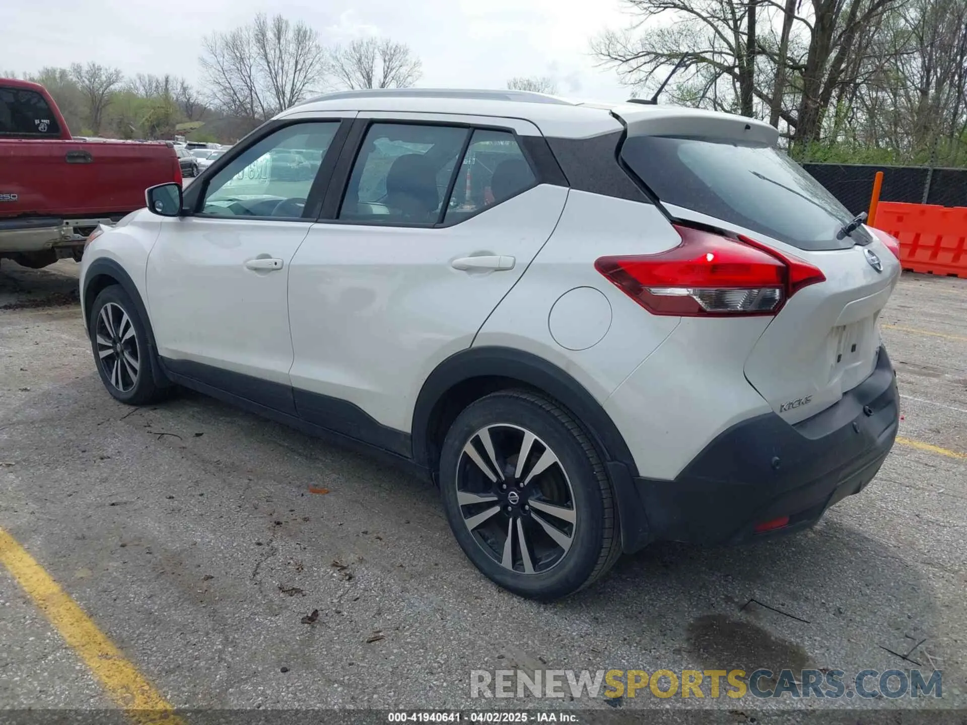 3 Photograph of a damaged car 3N1CP5CVXLL545498 NISSAN KICKS 2020