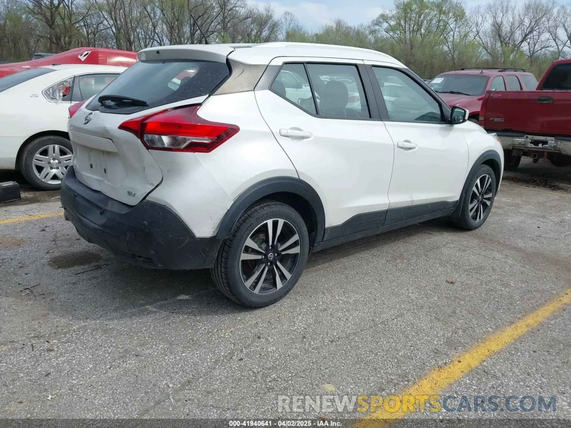 4 Photograph of a damaged car 3N1CP5CVXLL545498 NISSAN KICKS 2020