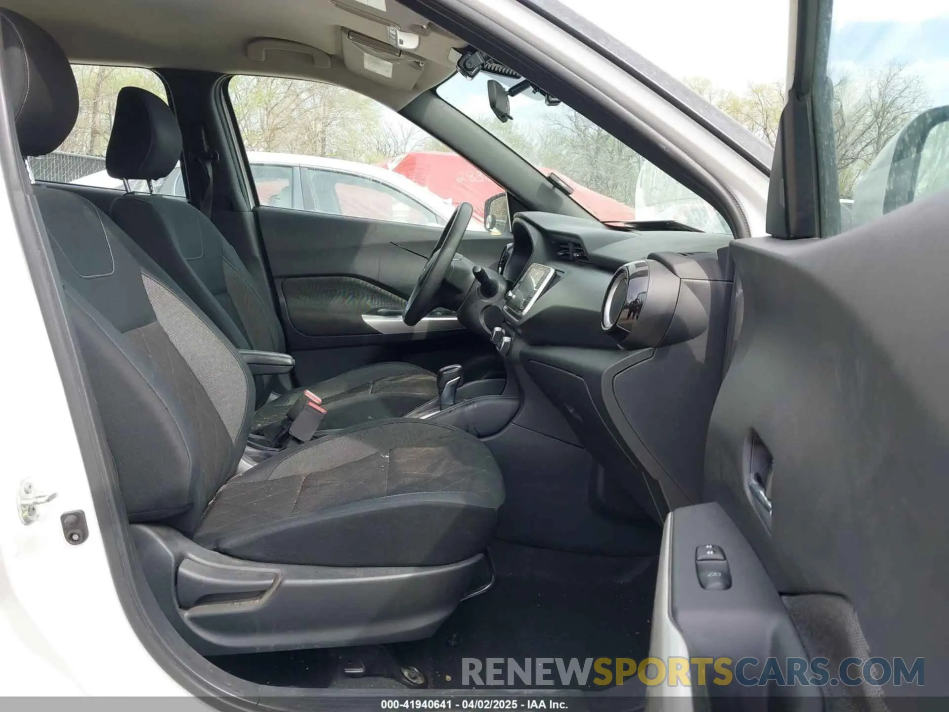 5 Photograph of a damaged car 3N1CP5CVXLL545498 NISSAN KICKS 2020
