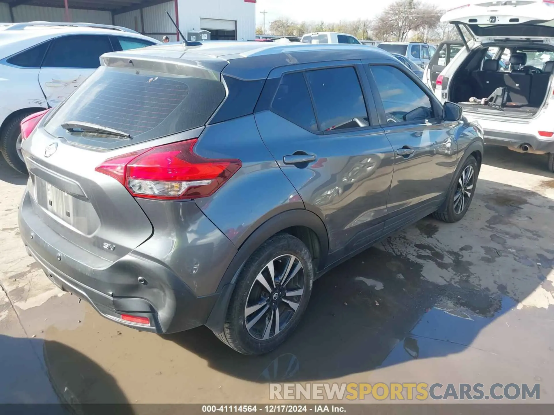 4 Photograph of a damaged car 3N1CP5CVXLL547056 NISSAN KICKS 2020
