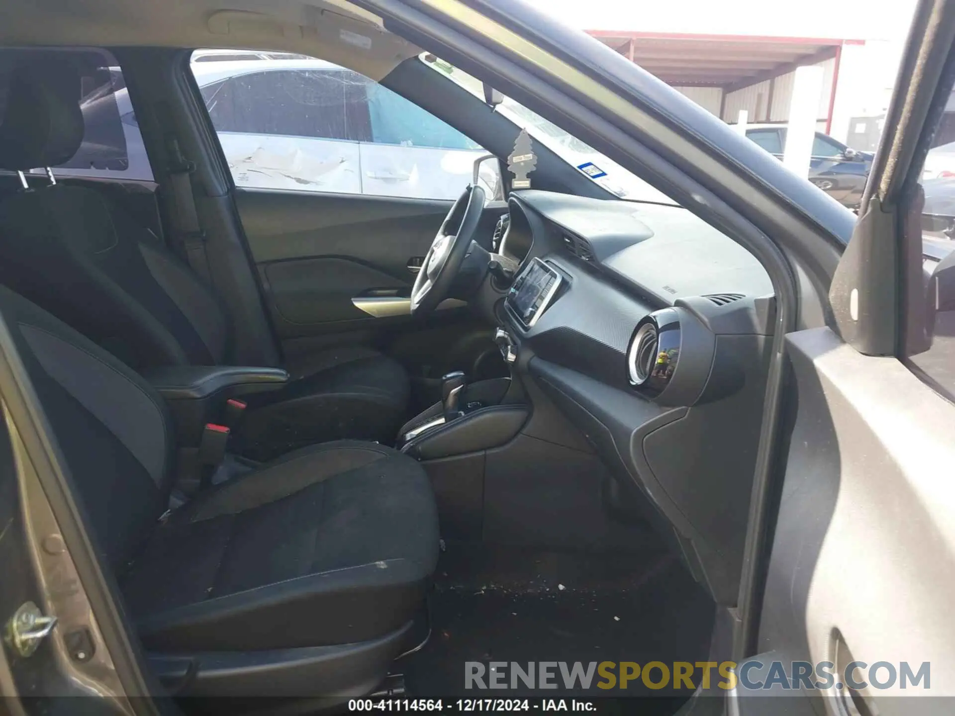 5 Photograph of a damaged car 3N1CP5CVXLL547056 NISSAN KICKS 2020