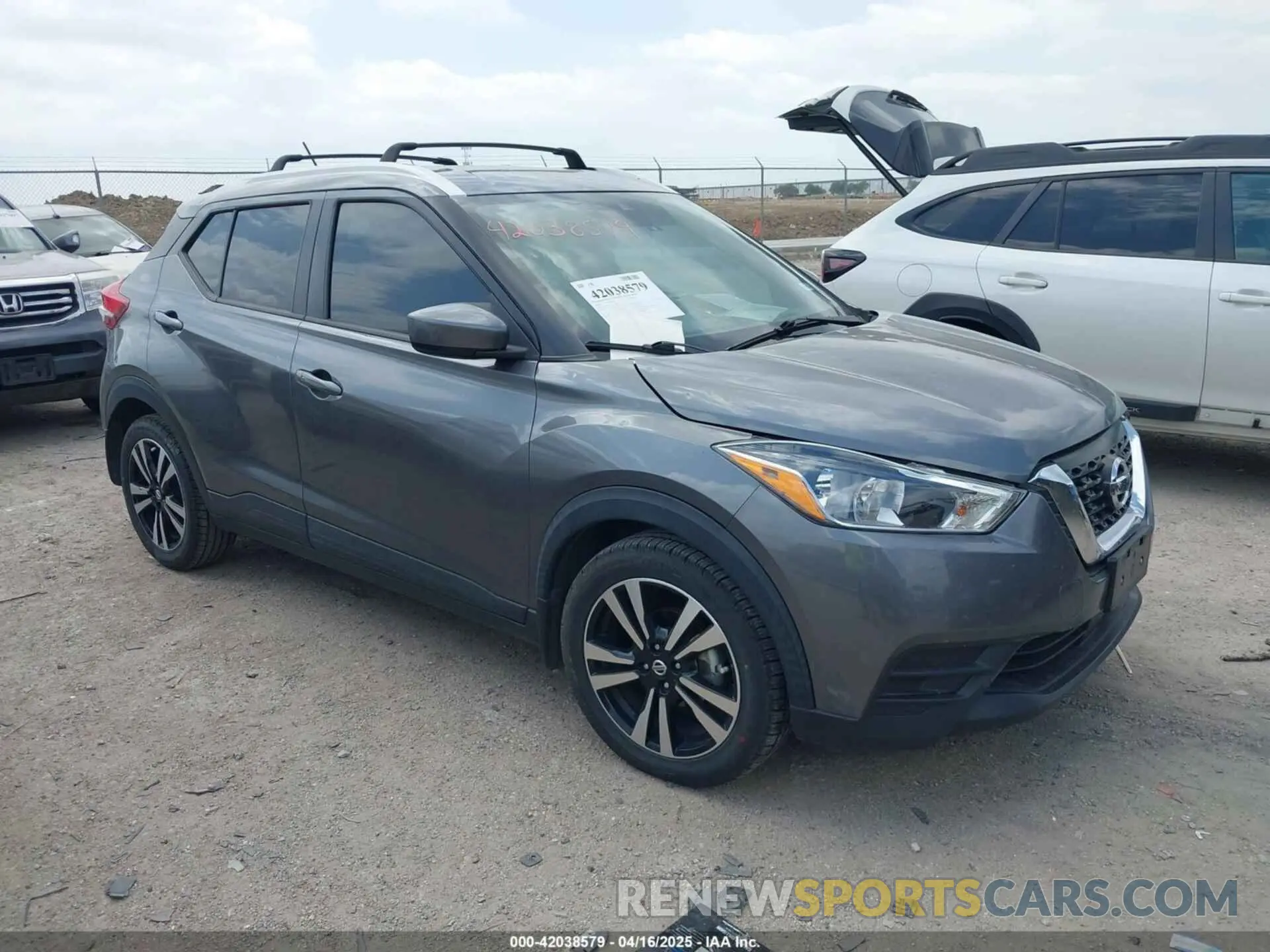 1 Photograph of a damaged car 3N1CP5CVXLL553648 NISSAN KICKS 2020