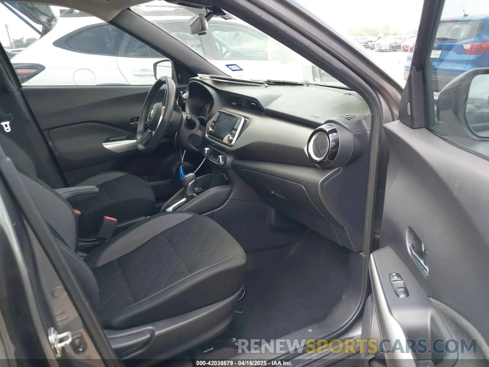5 Photograph of a damaged car 3N1CP5CVXLL553648 NISSAN KICKS 2020