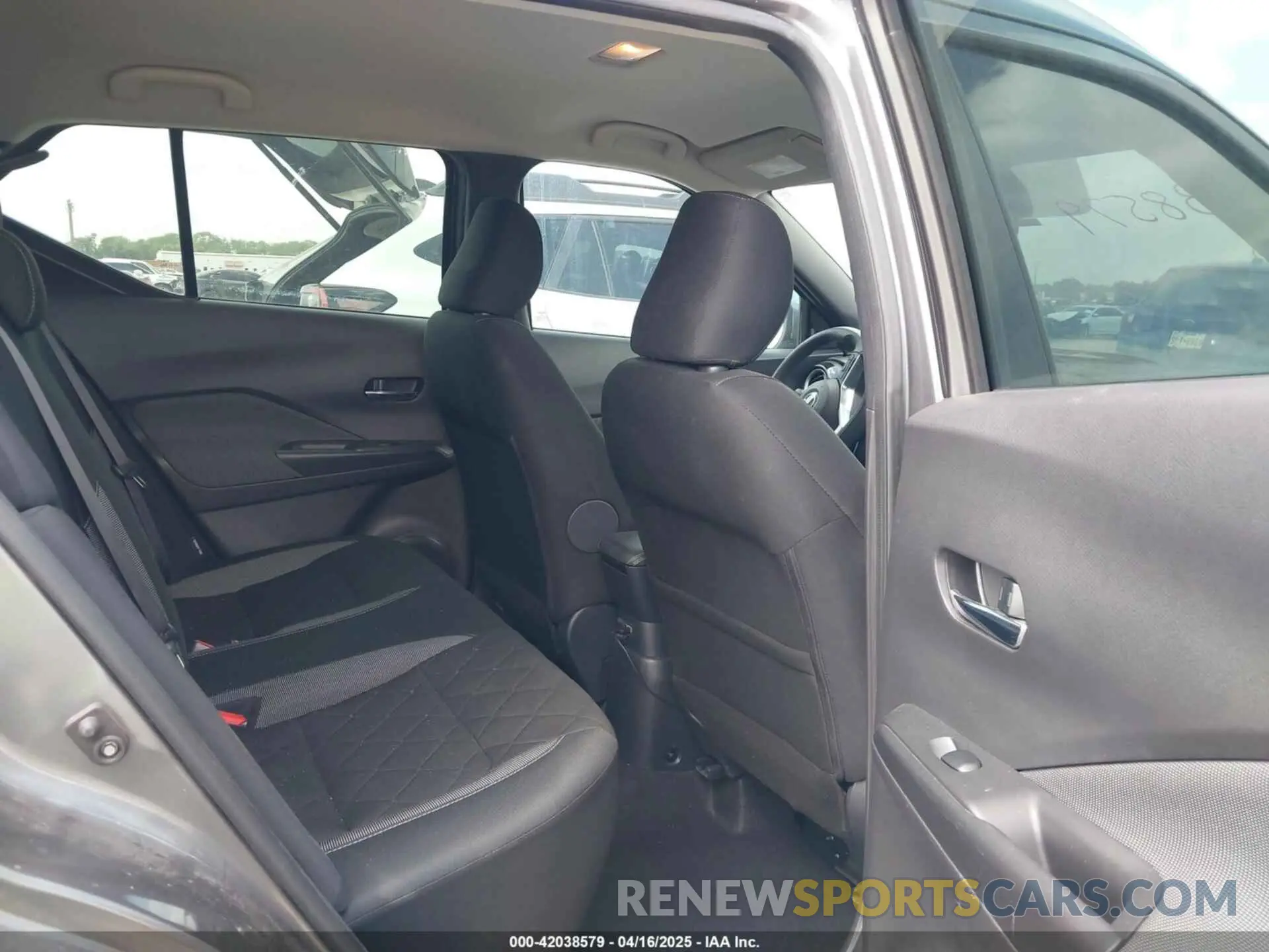 8 Photograph of a damaged car 3N1CP5CVXLL553648 NISSAN KICKS 2020