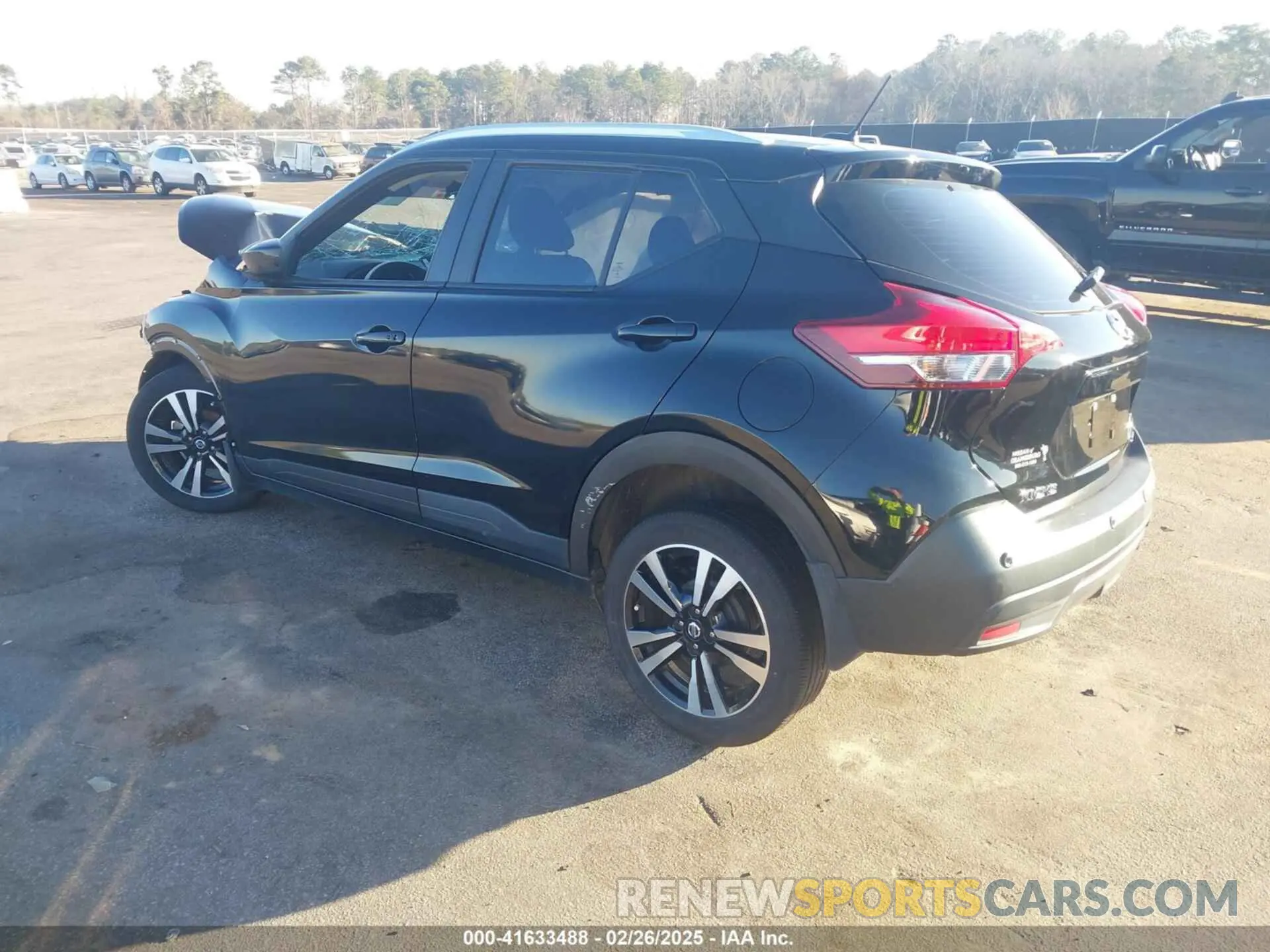 3 Photograph of a damaged car 3N1CP5CVXLL568571 NISSAN KICKS 2020