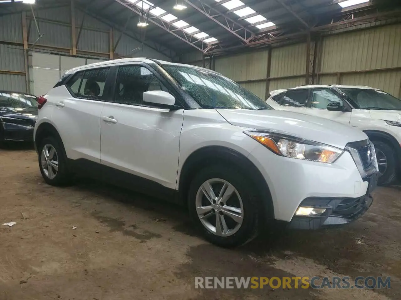 4 Photograph of a damaged car 3N1CP5CVXLL572054 NISSAN KICKS 2020