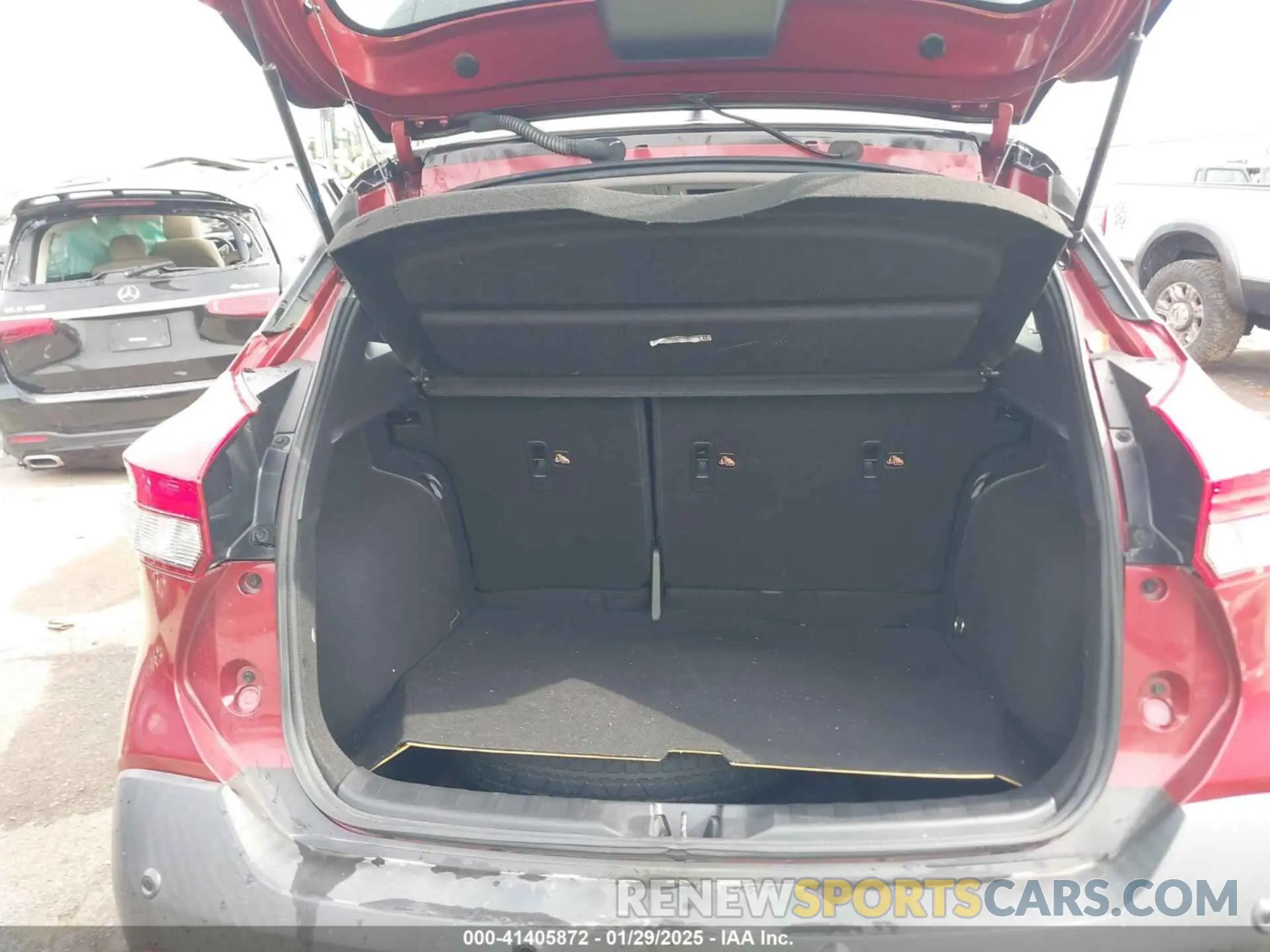 8 Photograph of a damaged car 3N1CP5DV0LL520303 NISSAN KICKS 2020