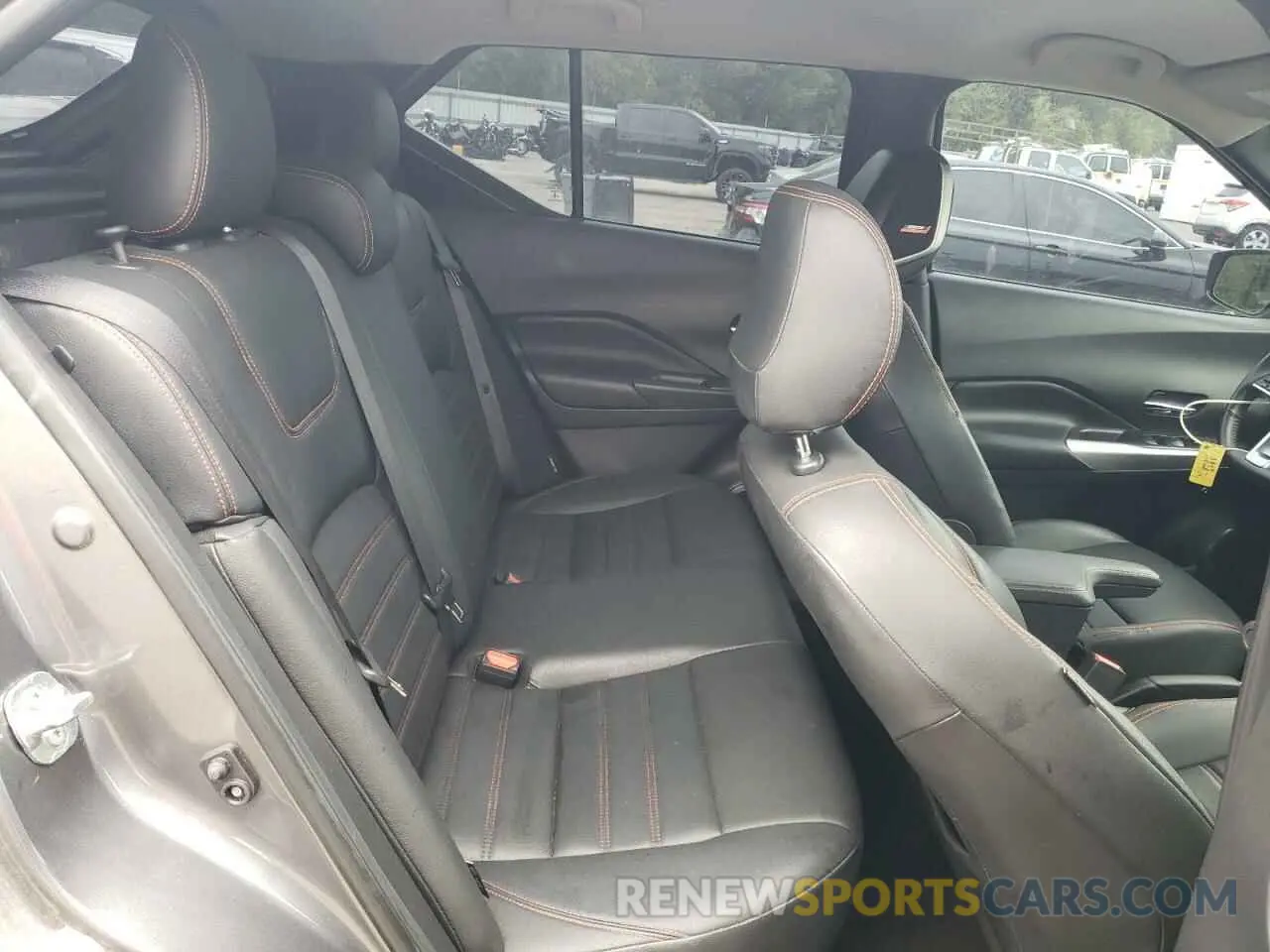 10 Photograph of a damaged car 3N1CP5DV1LL484377 NISSAN KICKS 2020
