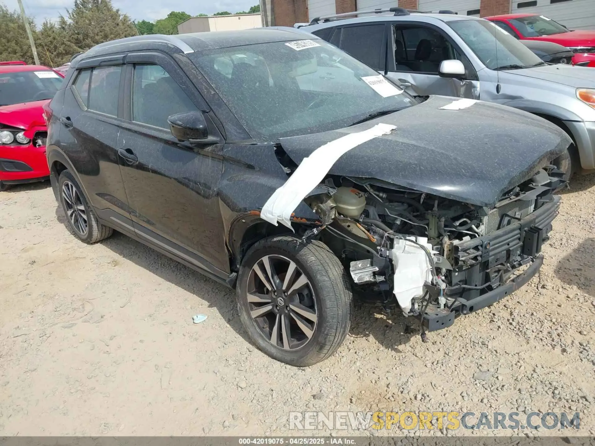 1 Photograph of a damaged car 3N1CP5DV1LL533304 NISSAN KICKS 2020