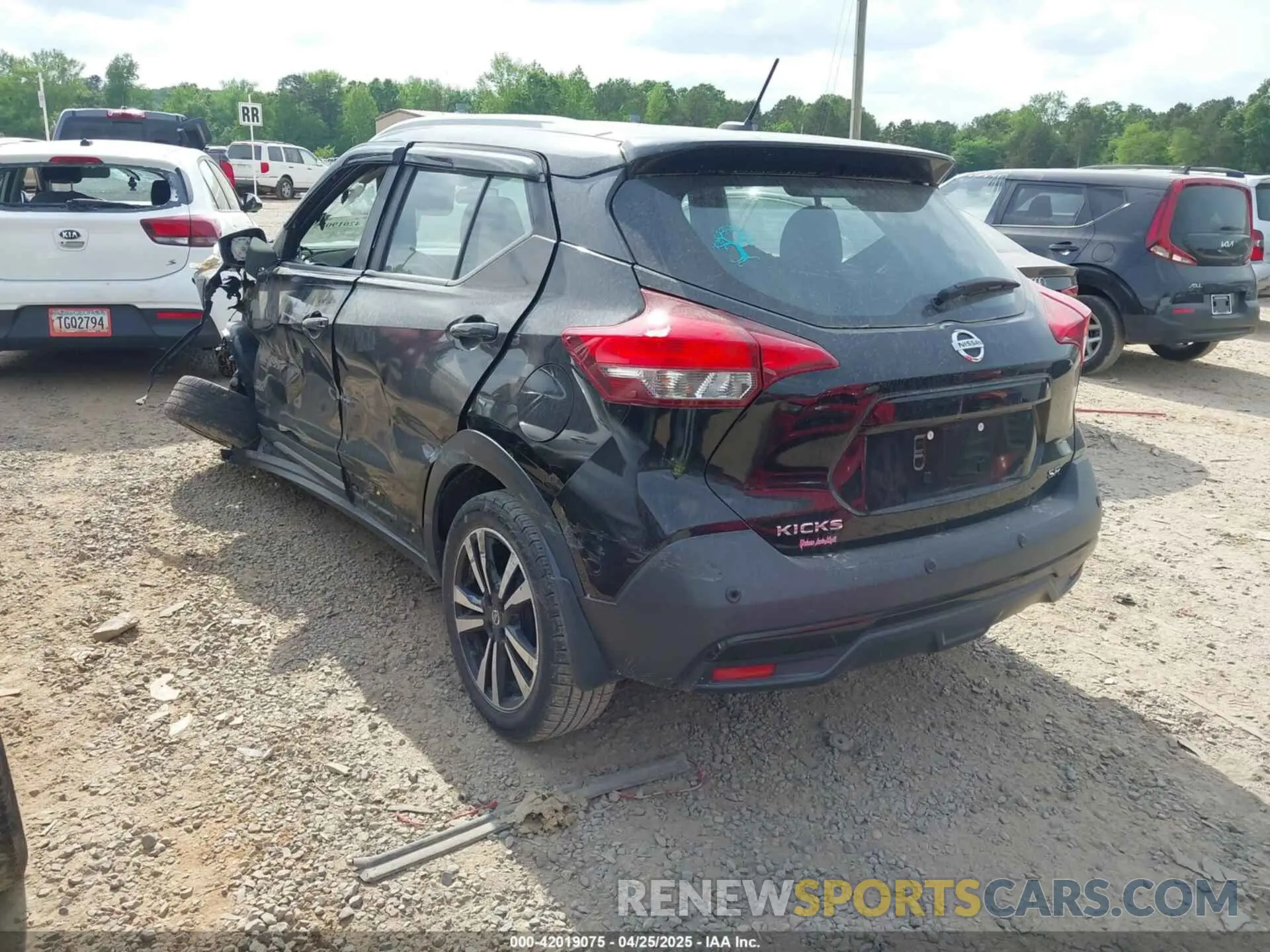 3 Photograph of a damaged car 3N1CP5DV1LL533304 NISSAN KICKS 2020