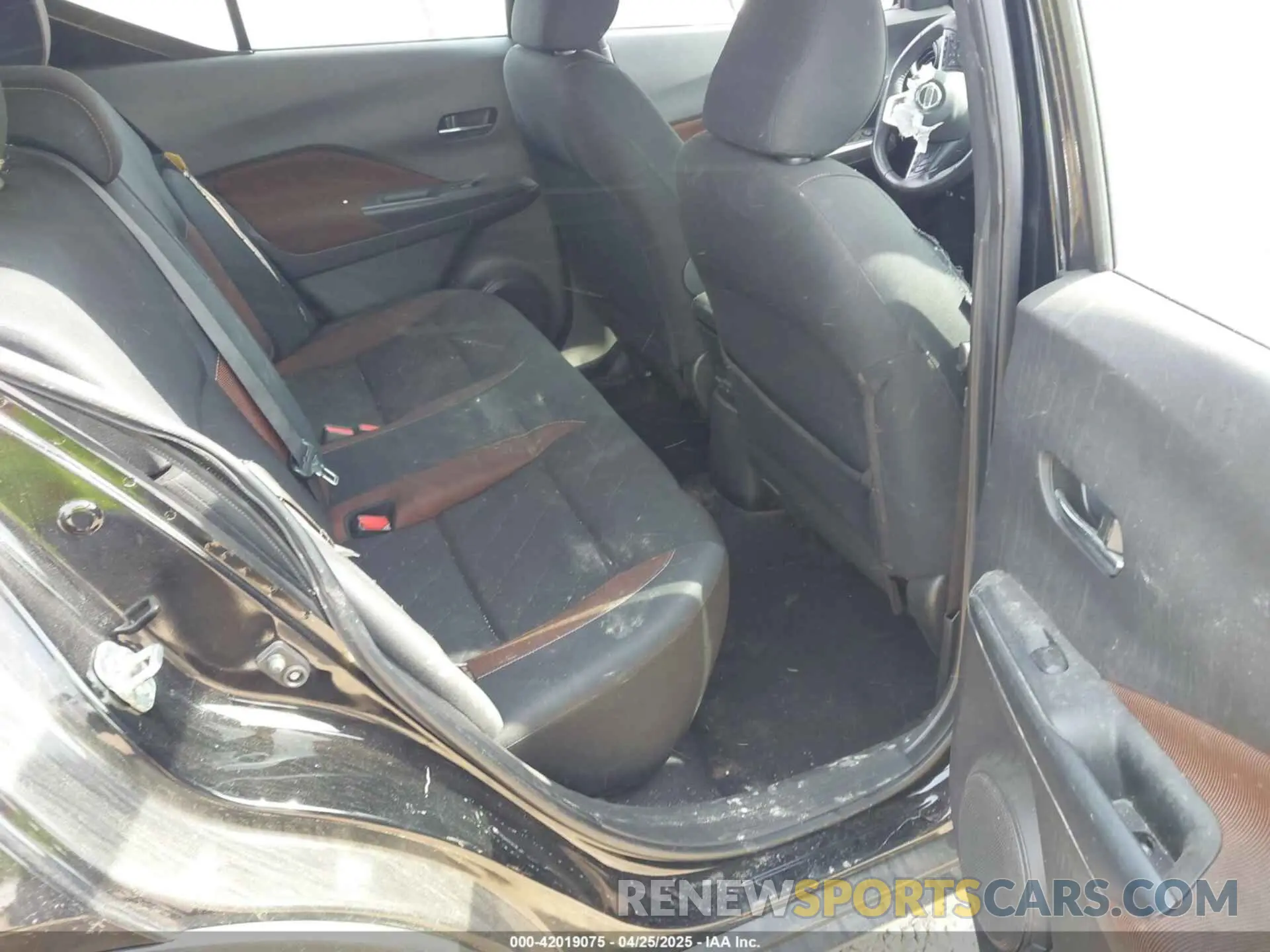 8 Photograph of a damaged car 3N1CP5DV1LL533304 NISSAN KICKS 2020
