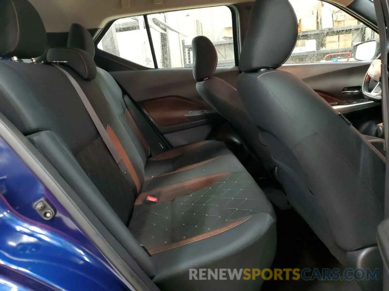 11 Photograph of a damaged car 3N1CP5DV2LL511554 NISSAN KICKS 2020