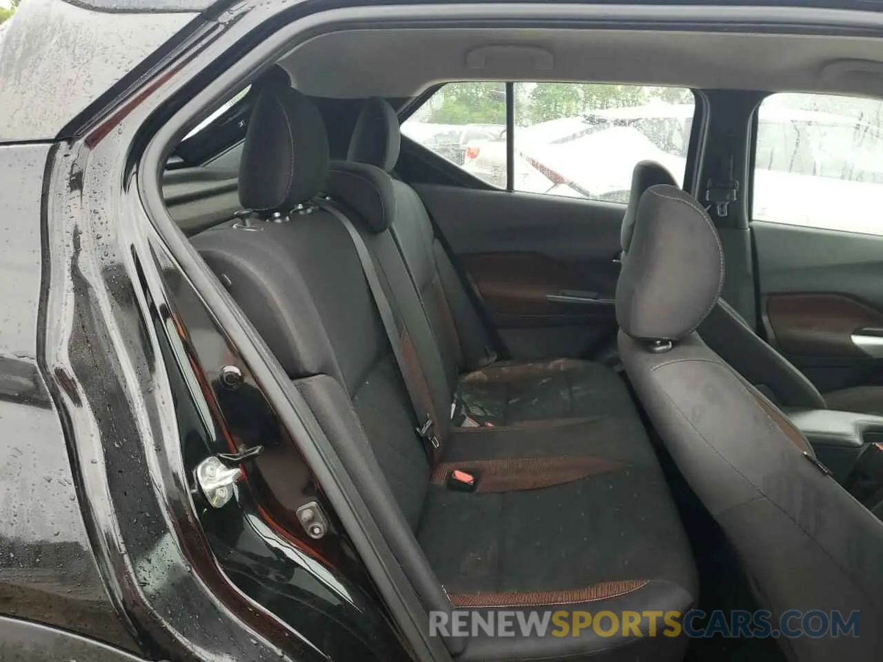 11 Photograph of a damaged car 3N1CP5DV2LL533375 NISSAN KICKS 2020