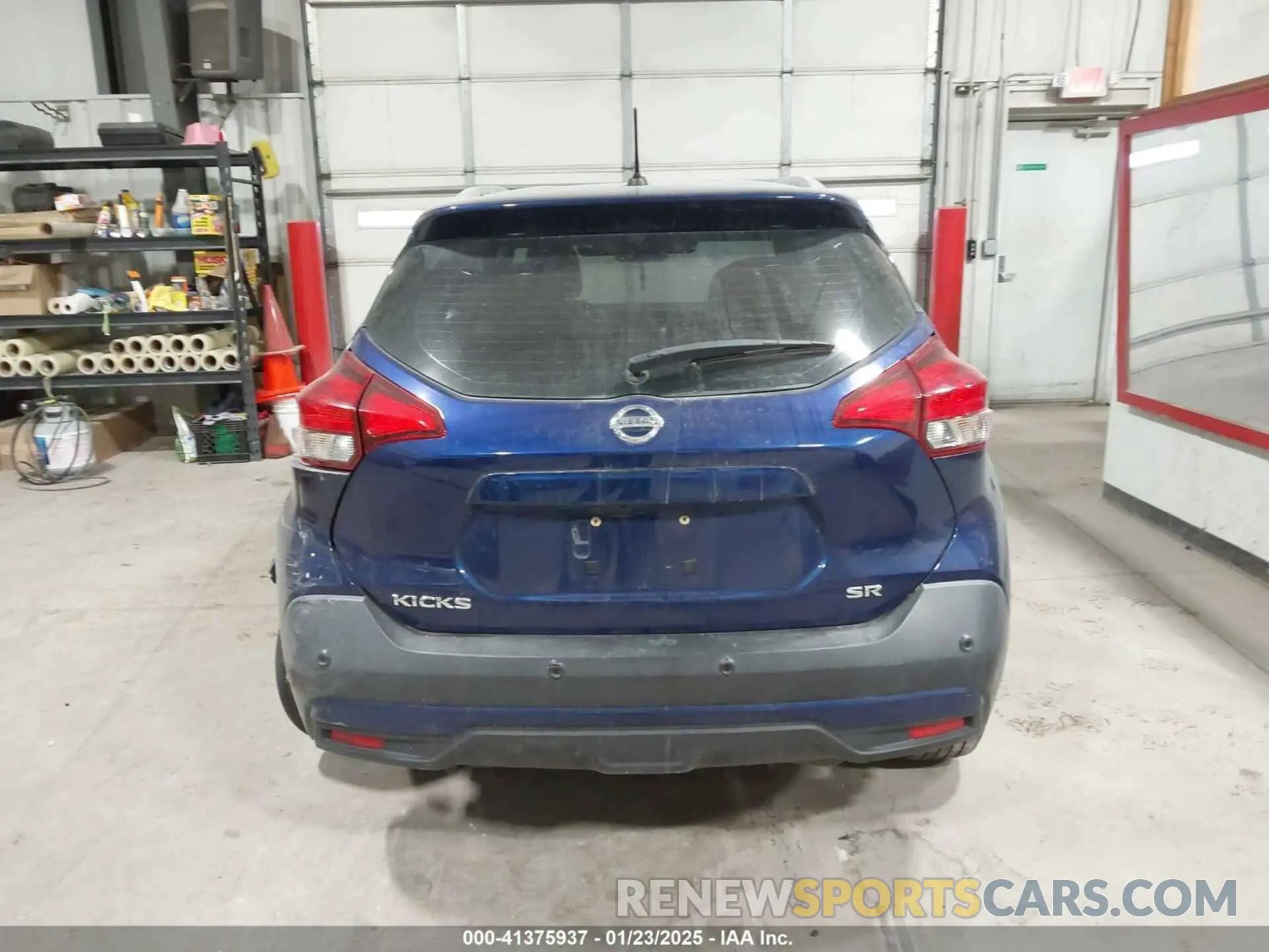 16 Photograph of a damaged car 3N1CP5DV2LL539600 NISSAN KICKS 2020