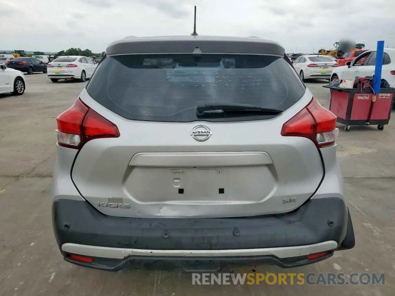 6 Photograph of a damaged car 3N1CP5DV2LL550225 NISSAN KICKS 2020