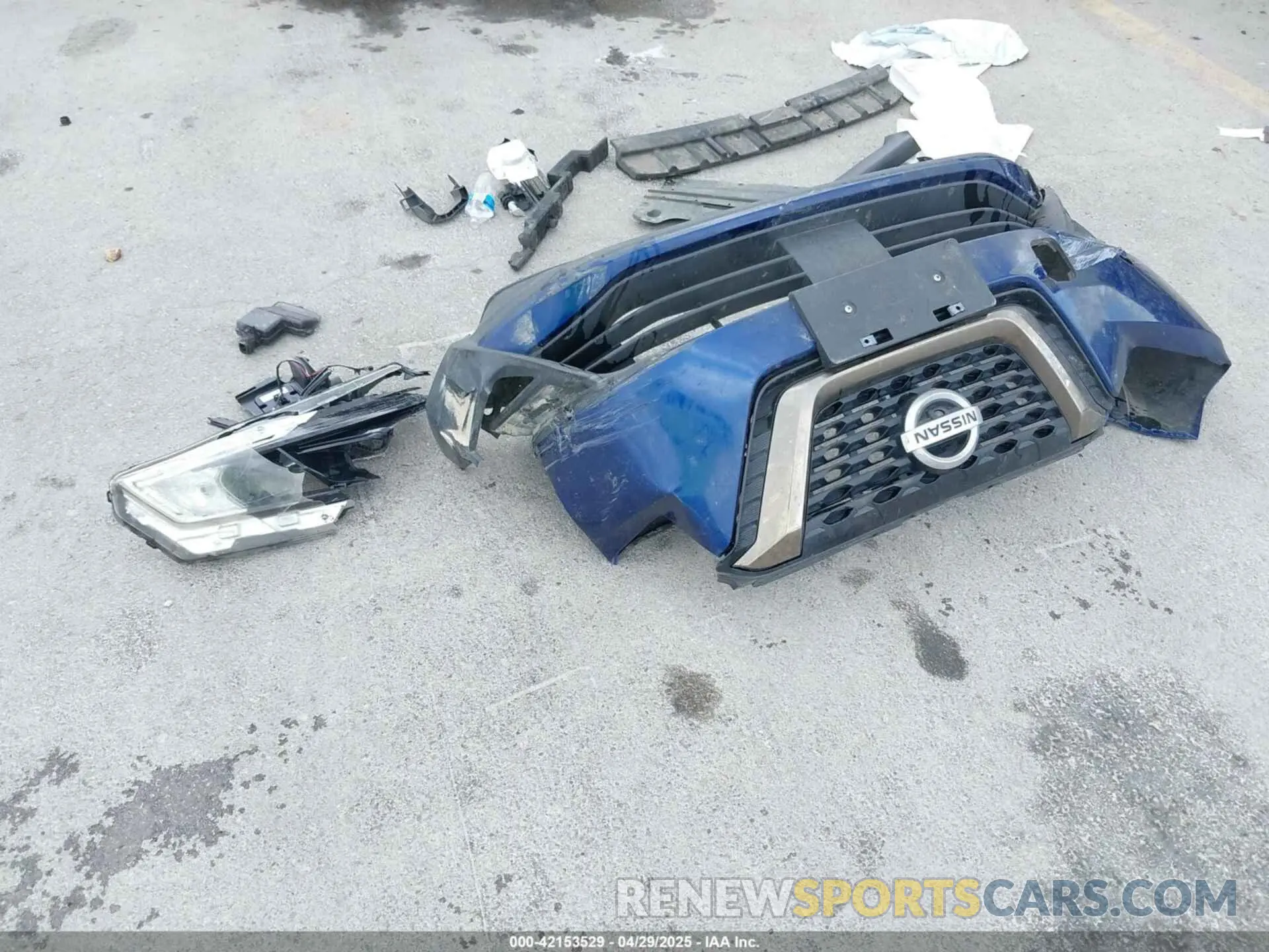 11 Photograph of a damaged car 3N1CP5DV3LL503253 NISSAN KICKS 2020