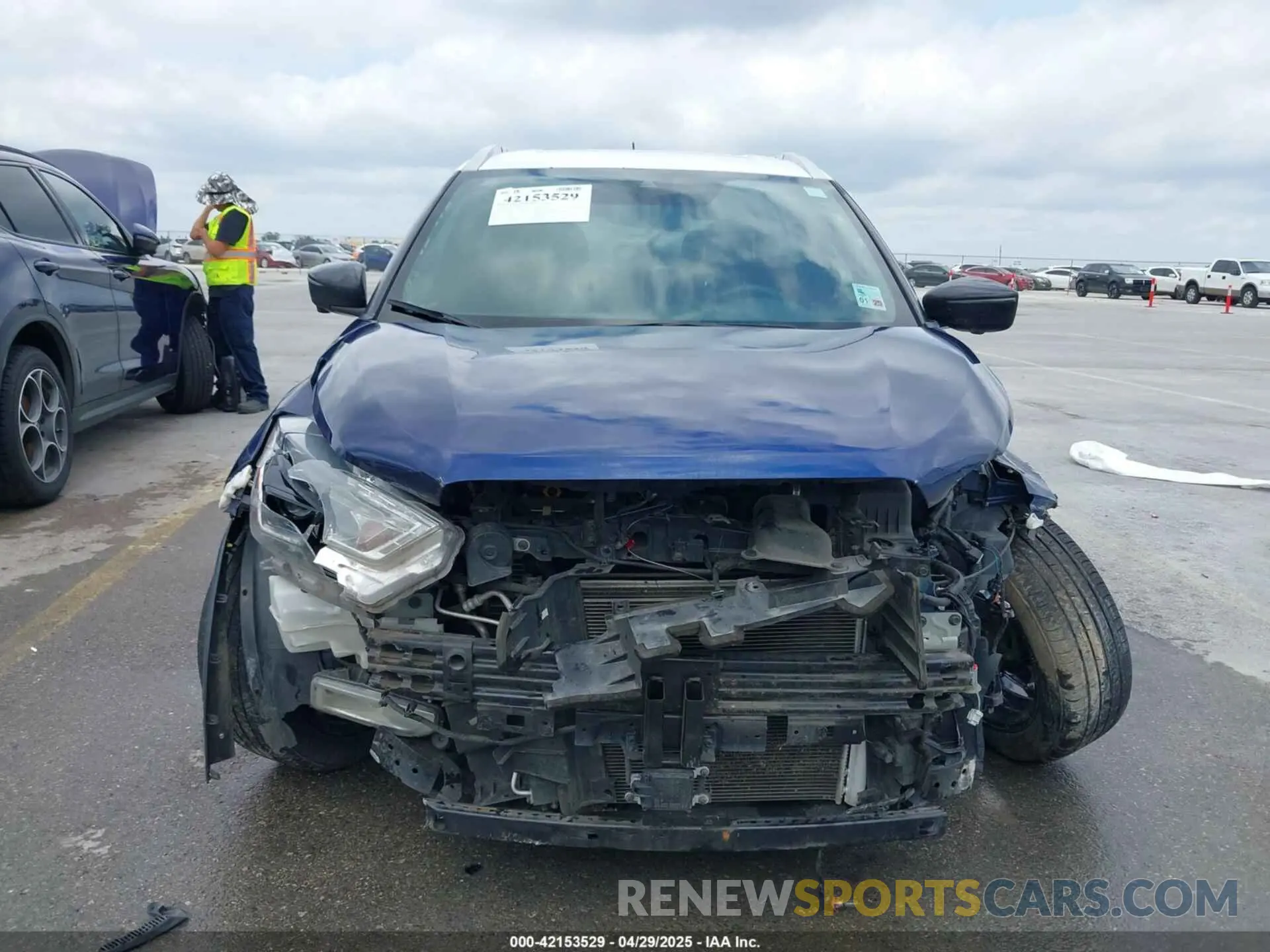 12 Photograph of a damaged car 3N1CP5DV3LL503253 NISSAN KICKS 2020