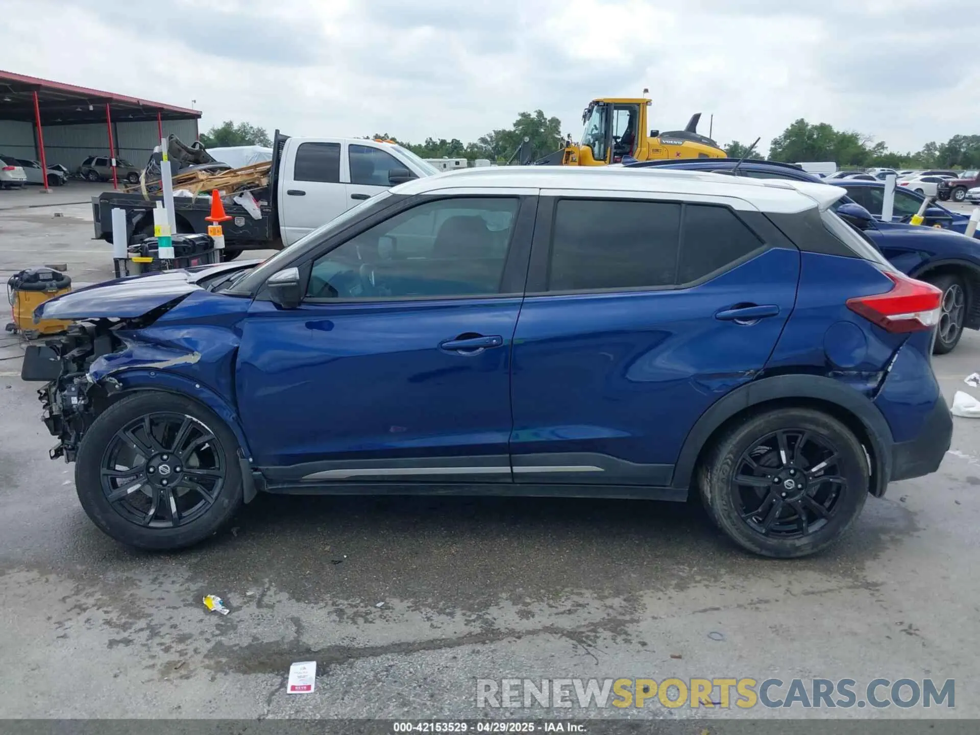 14 Photograph of a damaged car 3N1CP5DV3LL503253 NISSAN KICKS 2020