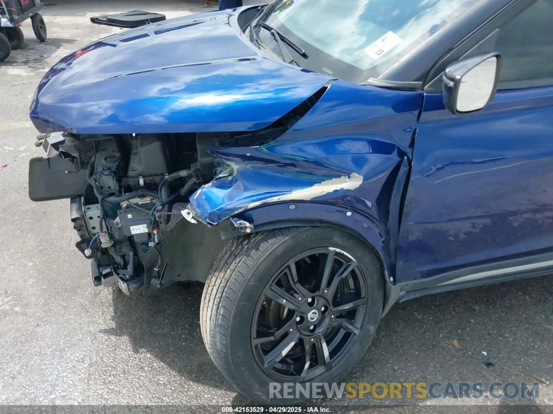 17 Photograph of a damaged car 3N1CP5DV3LL503253 NISSAN KICKS 2020