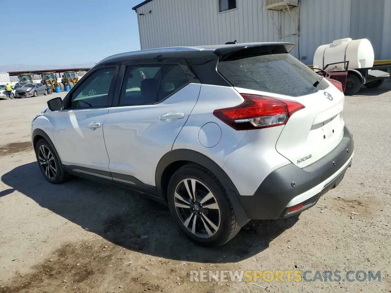 2 Photograph of a damaged car 3N1CP5DV3LL564375 NISSAN KICKS 2020