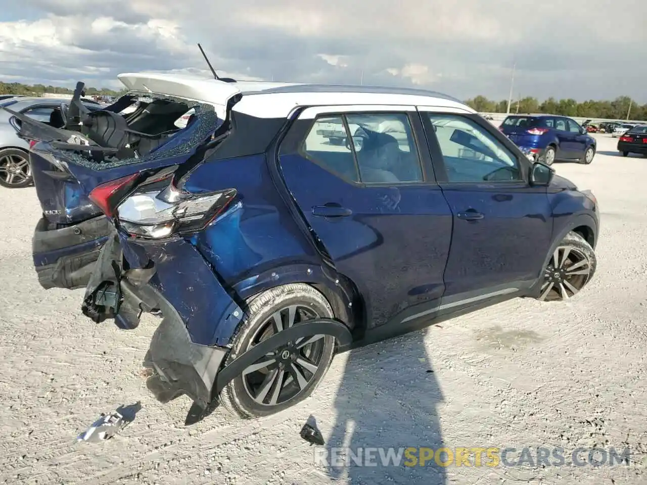 3 Photograph of a damaged car 3N1CP5DV4LL481490 NISSAN KICKS 2020