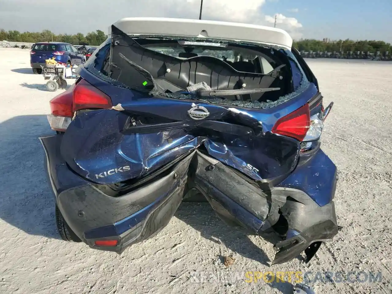 6 Photograph of a damaged car 3N1CP5DV4LL481490 NISSAN KICKS 2020