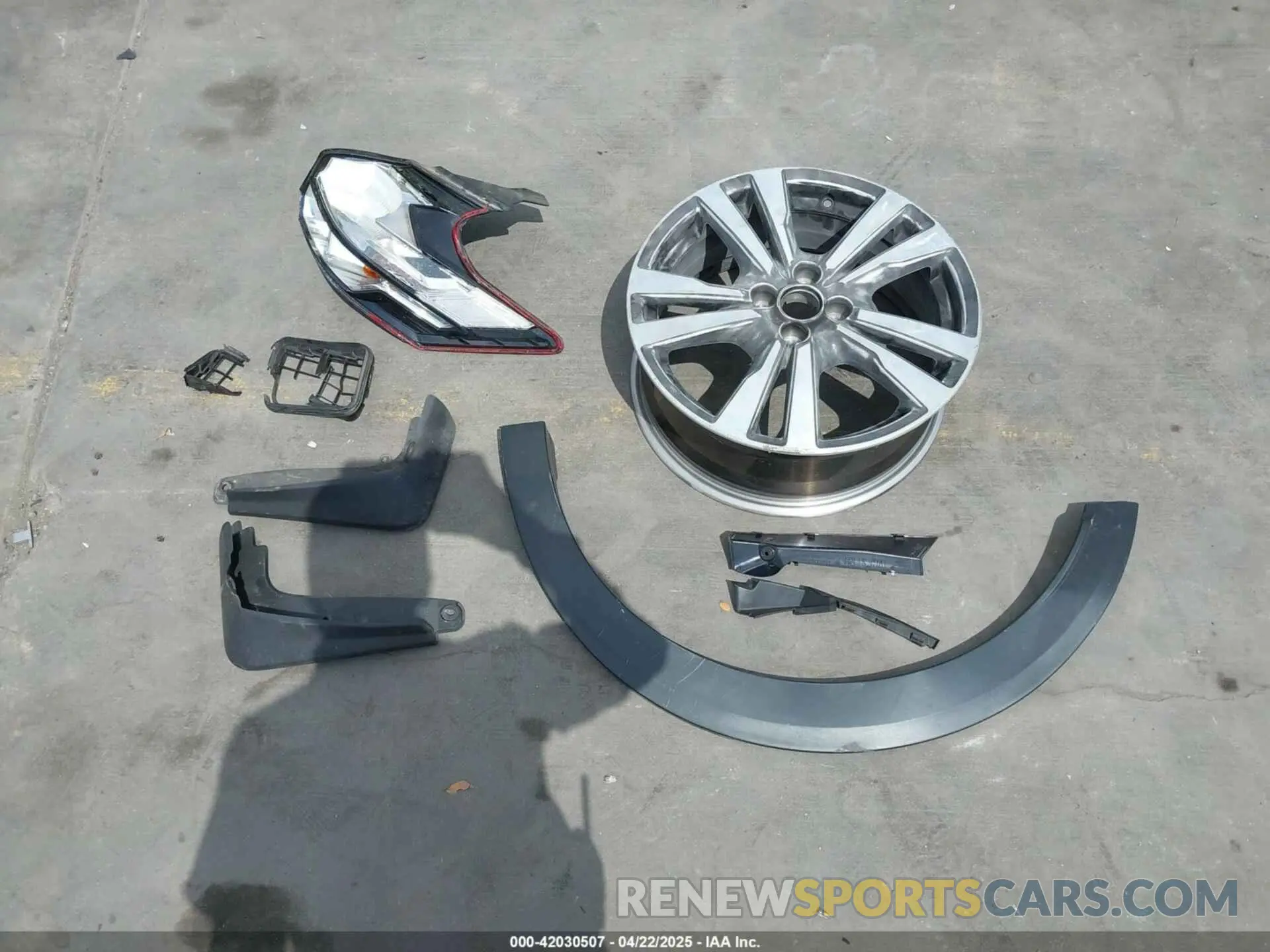 12 Photograph of a damaged car 3N1CP5DV4LL492831 NISSAN KICKS 2020