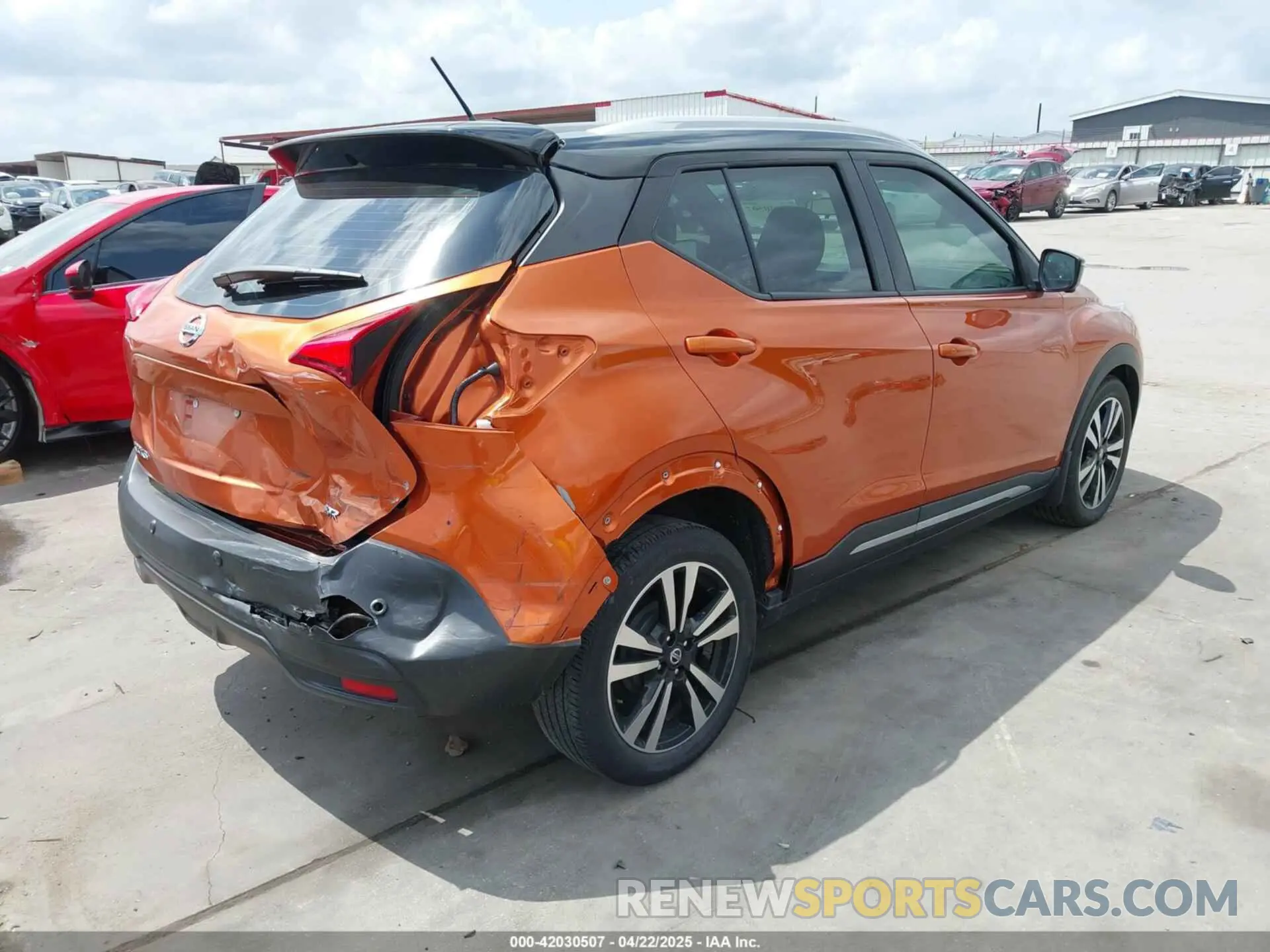 4 Photograph of a damaged car 3N1CP5DV4LL492831 NISSAN KICKS 2020