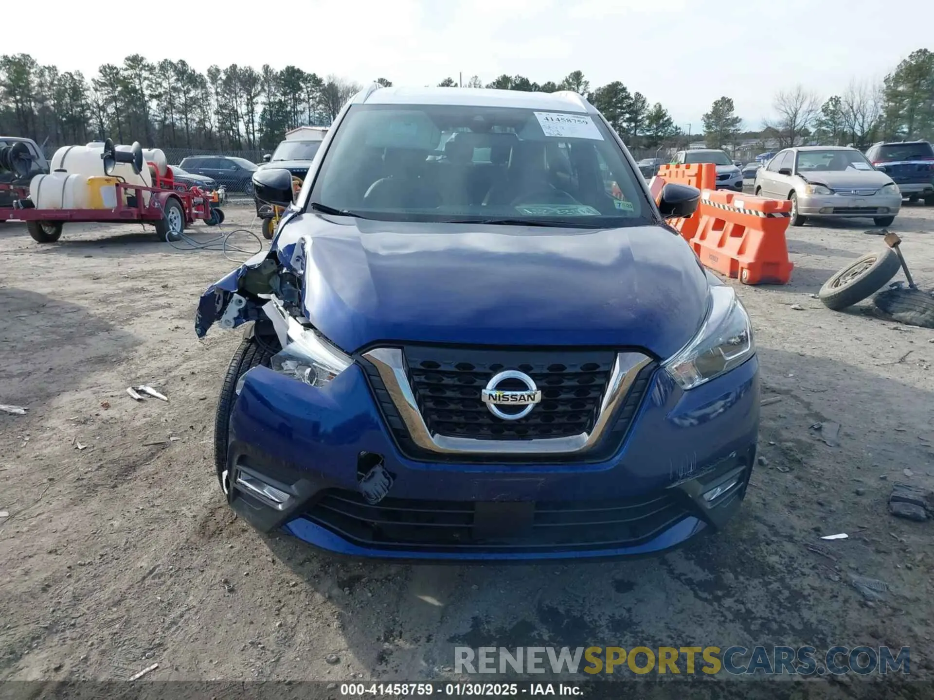 12 Photograph of a damaged car 3N1CP5DV4LL529053 NISSAN KICKS 2020
