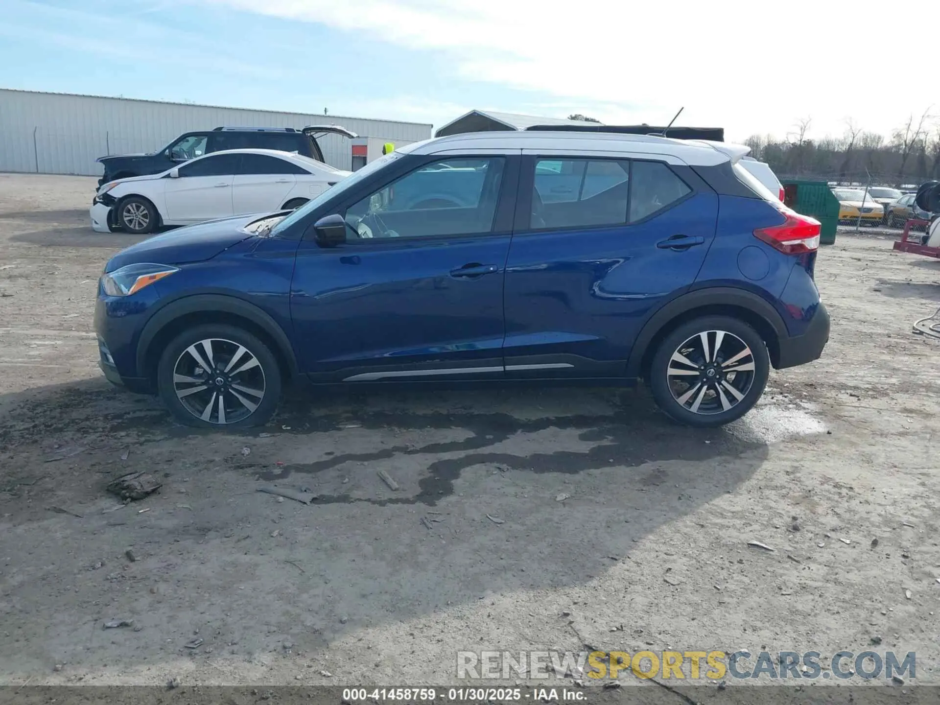 14 Photograph of a damaged car 3N1CP5DV4LL529053 NISSAN KICKS 2020