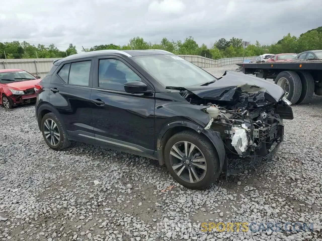 4 Photograph of a damaged car 3N1CP5DV4LL533989 NISSAN KICKS 2020