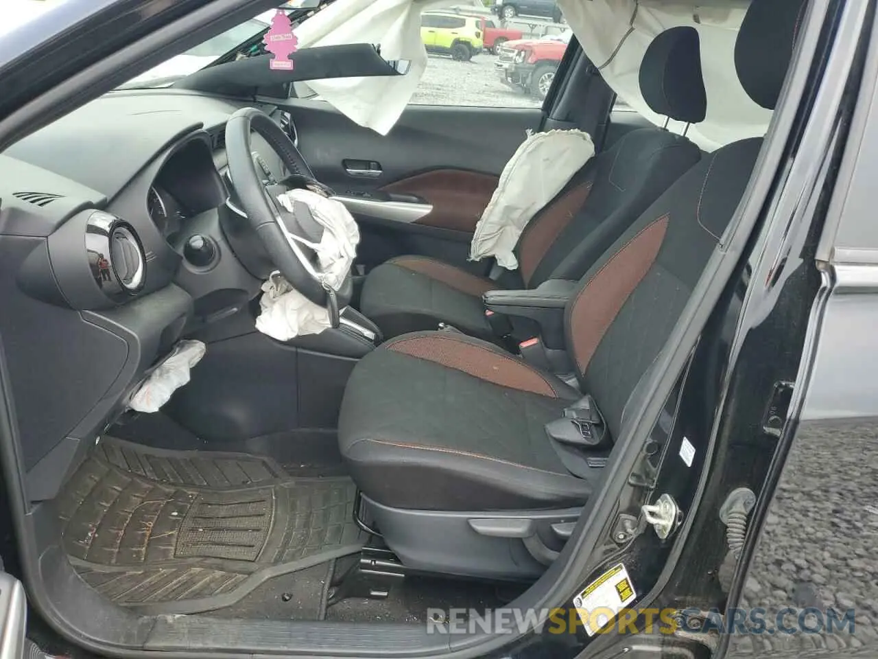 7 Photograph of a damaged car 3N1CP5DV4LL533989 NISSAN KICKS 2020