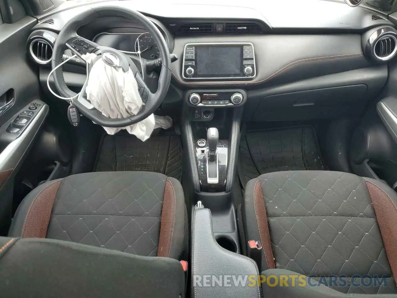 8 Photograph of a damaged car 3N1CP5DV4LL533989 NISSAN KICKS 2020