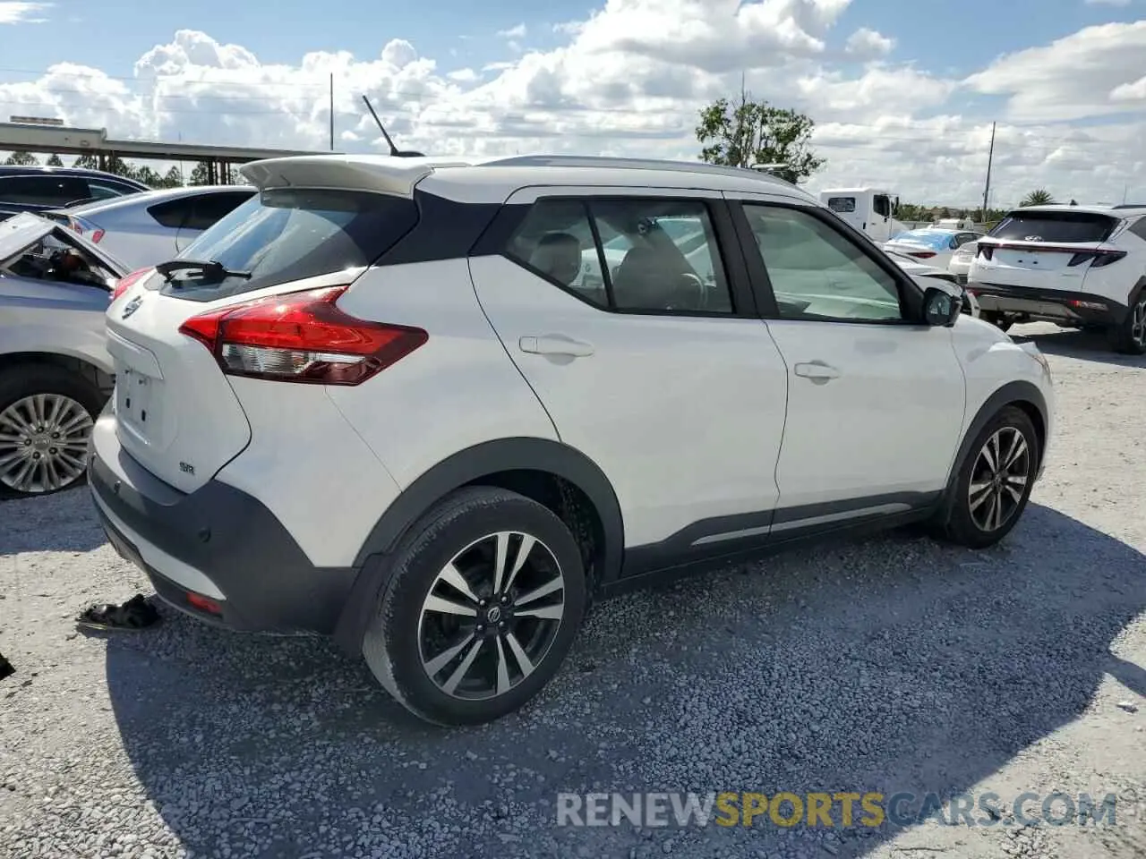 3 Photograph of a damaged car 3N1CP5DV4LL540229 NISSAN KICKS 2020