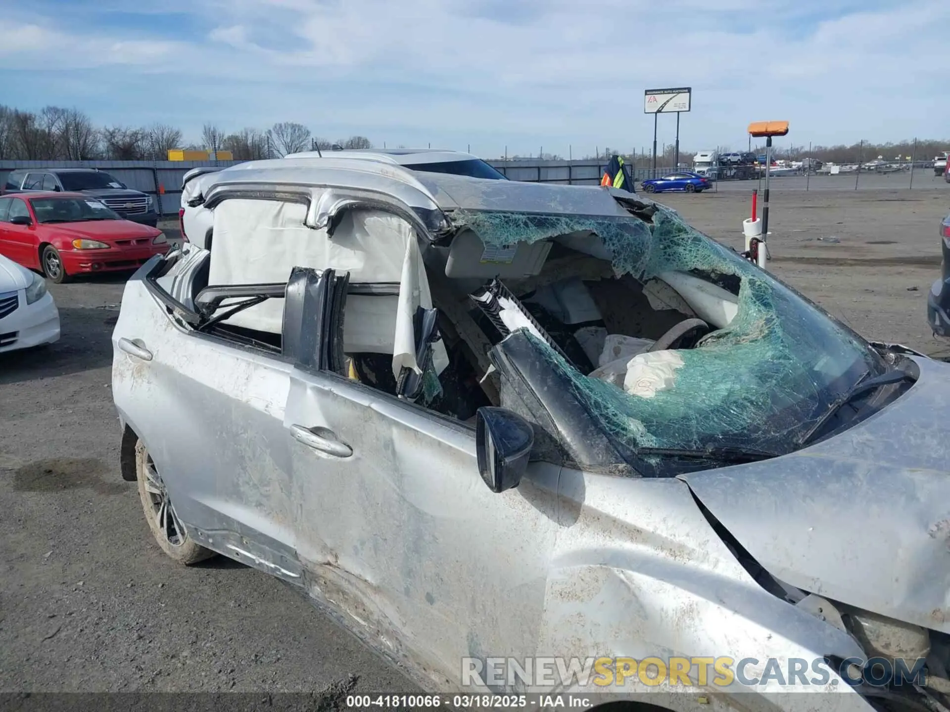 12 Photograph of a damaged car 3N1CP5DV5LL486682 NISSAN KICKS 2020