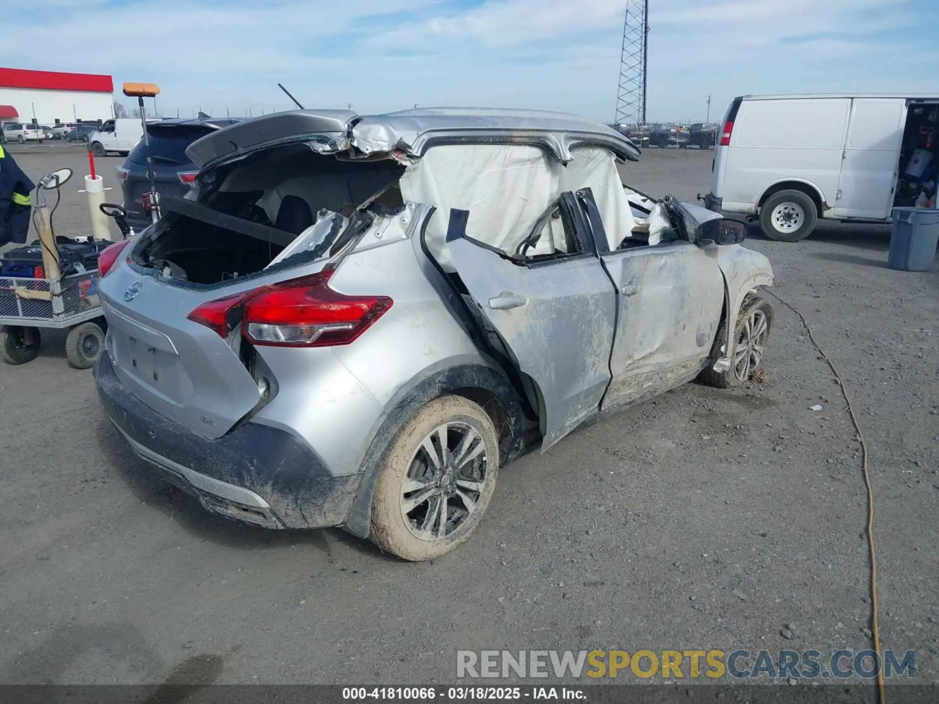 4 Photograph of a damaged car 3N1CP5DV5LL486682 NISSAN KICKS 2020