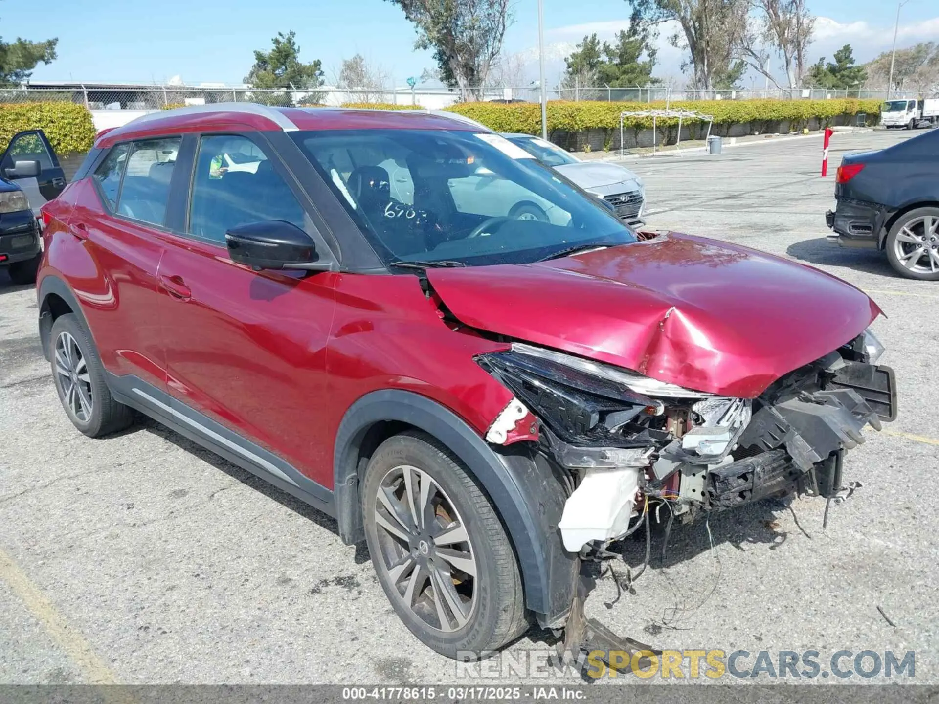 1 Photograph of a damaged car 3N1CP5DV5LL536903 NISSAN KICKS 2020