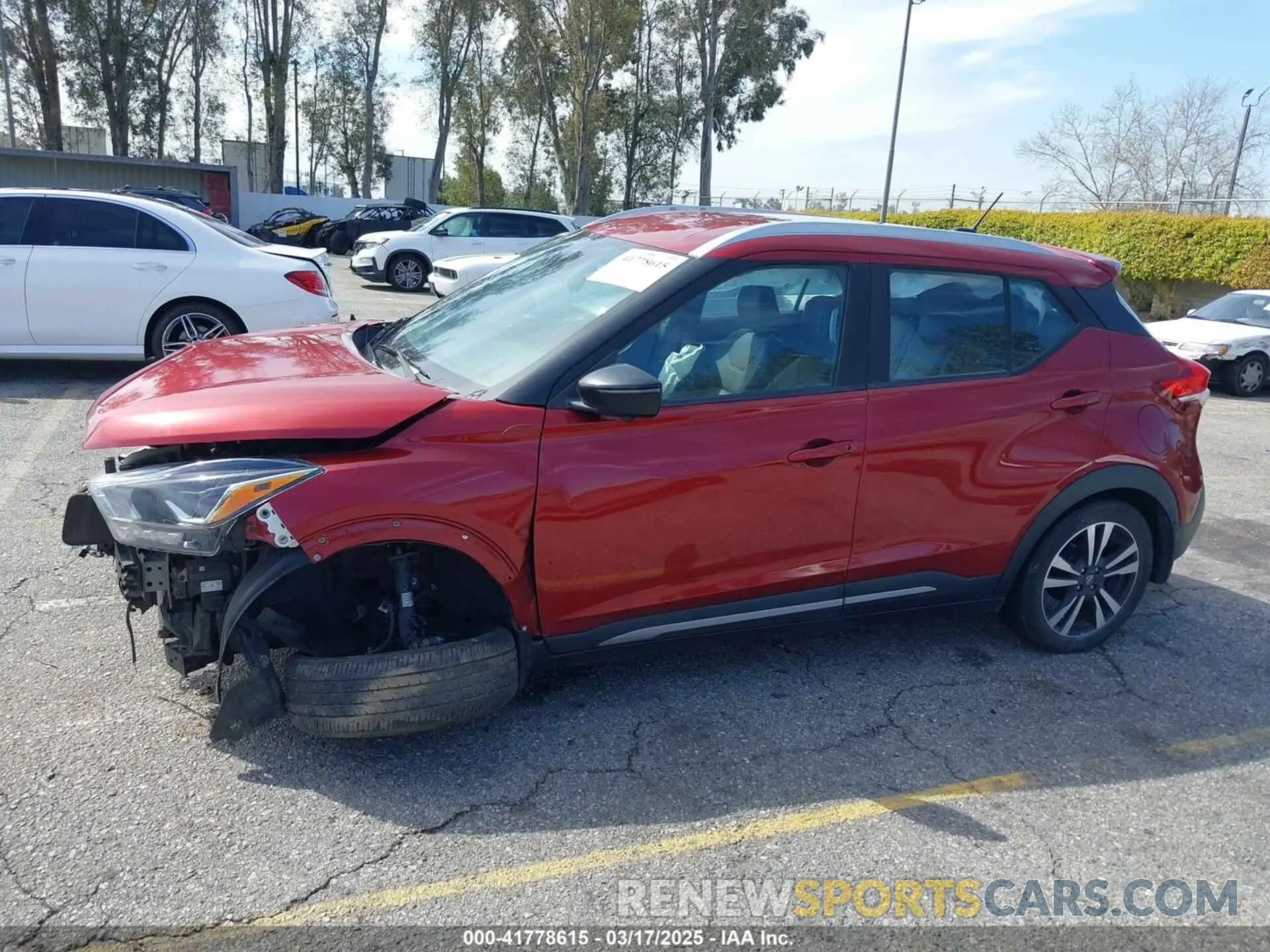 14 Photograph of a damaged car 3N1CP5DV5LL536903 NISSAN KICKS 2020