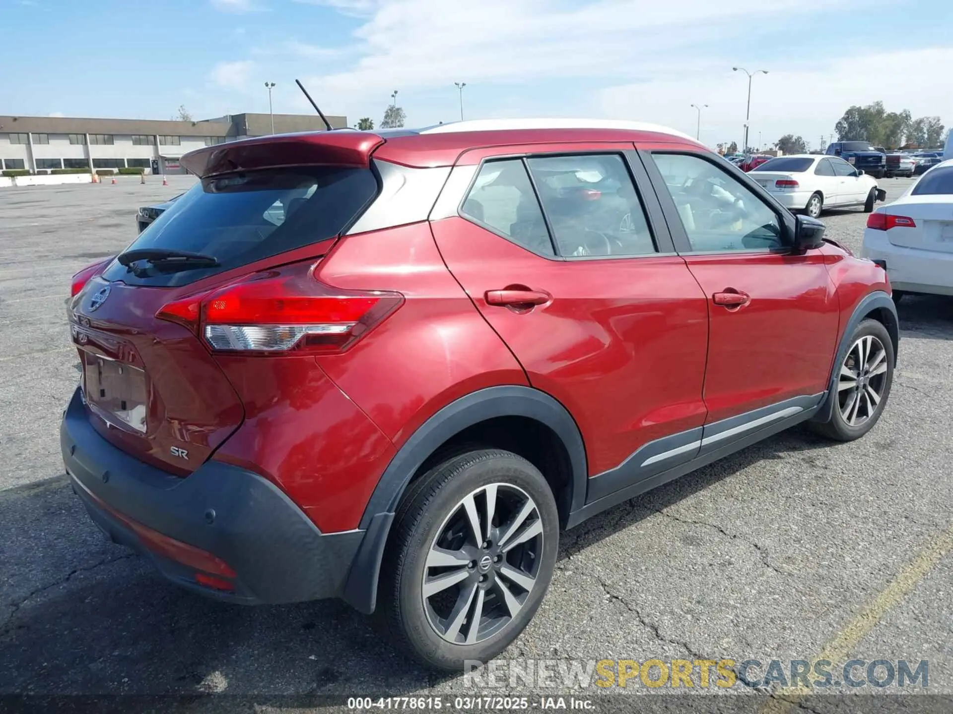 4 Photograph of a damaged car 3N1CP5DV5LL536903 NISSAN KICKS 2020